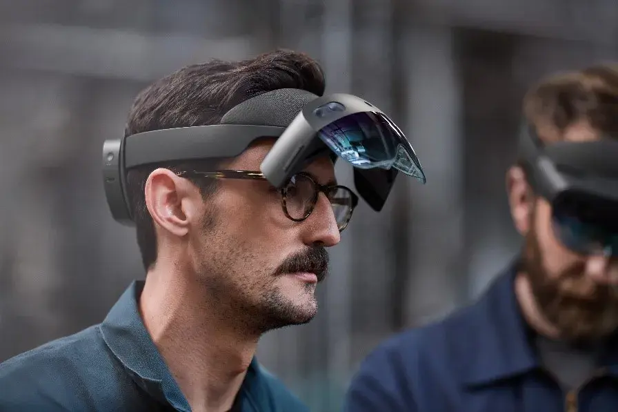 HoloLens-2-with-new-visor-flip.webp